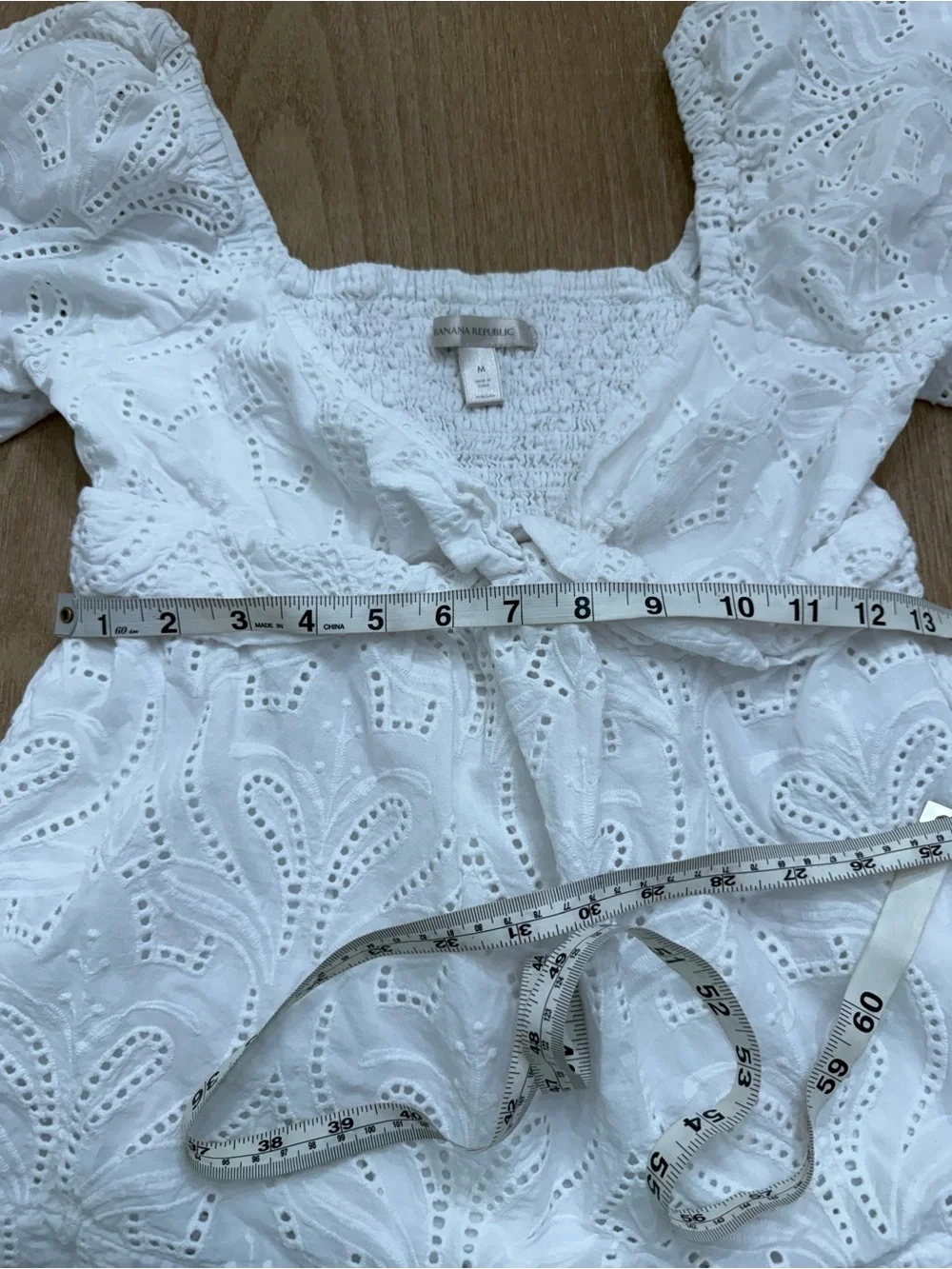 Banana Republic White Eyelet Puff Sleeve Twist Front Blouse Top M